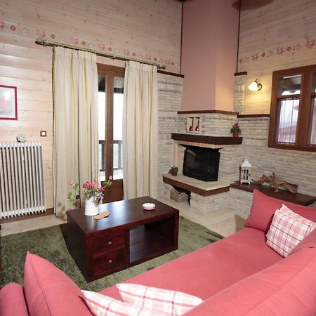 Efharis Filoxenon Apartment Feneos Exterior photo