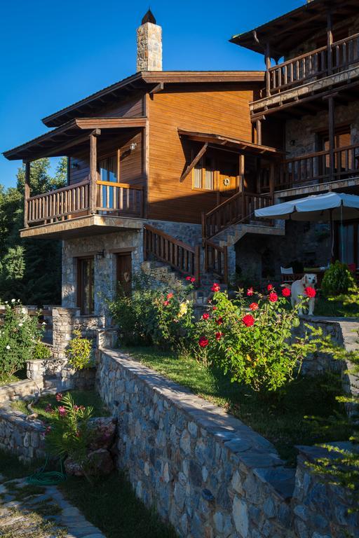 Efharis Filoxenon Apartment Feneos Exterior photo