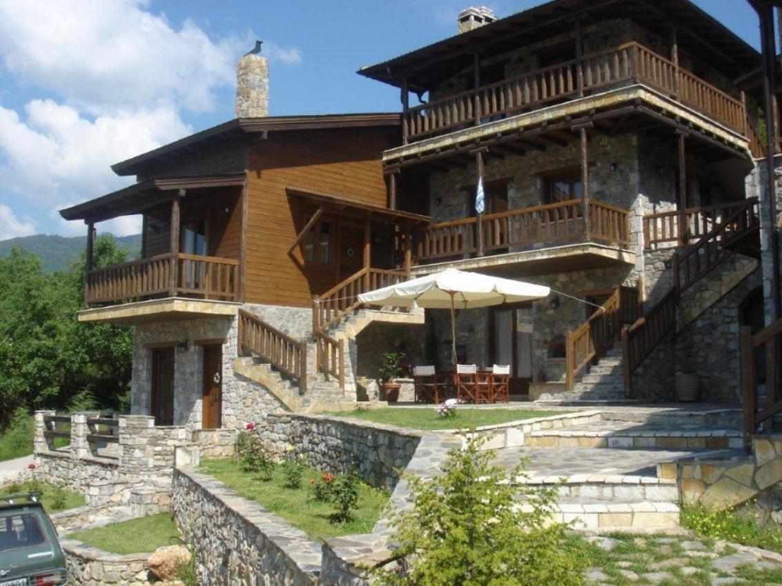Efharis Filoxenon Apartment Feneos Exterior photo
